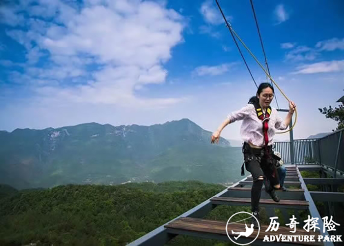 户外景观绳网吊桥 悬索桥步步惊心高空挑战桥 栈道 设计建设厂家历奇探险