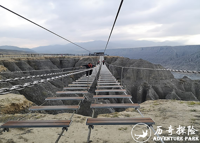 山间跨山跨湖跨河吊索桥景区峡谷水上玻璃吊桥悬索吊桥