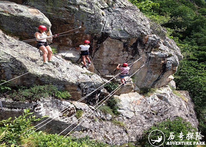 飞拉达岩壁探险器械 岩壁探险 峭壁攀登 户外景区专业定制历奇探险厂家