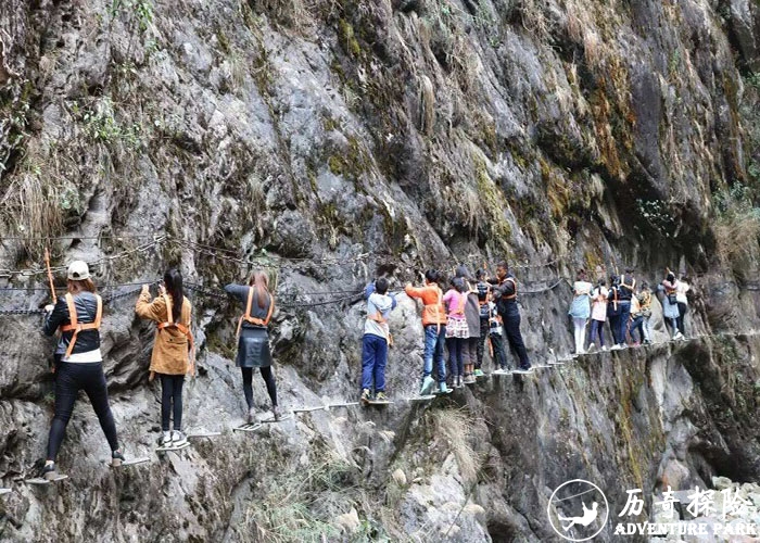 飞拉达岩壁探险器械 飞拉达岩壁攀爬 铁道式攀登 景区房车营地拓展设备历奇探险厂家 