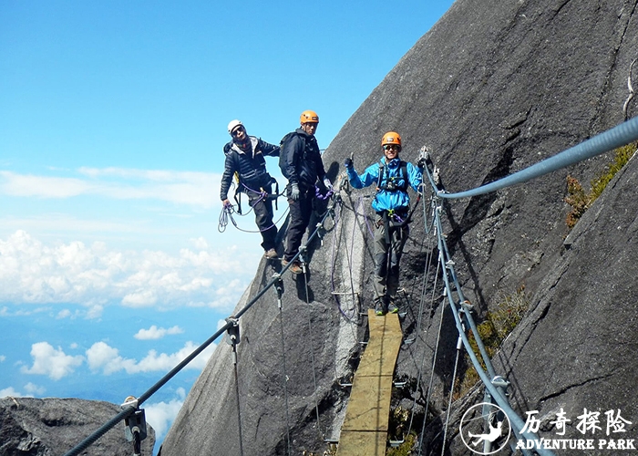 飞拉达Via Ferrata 铁索栈道 铁道岩壁攀登 飞拉达厂家 景区公园户外攀爬定制