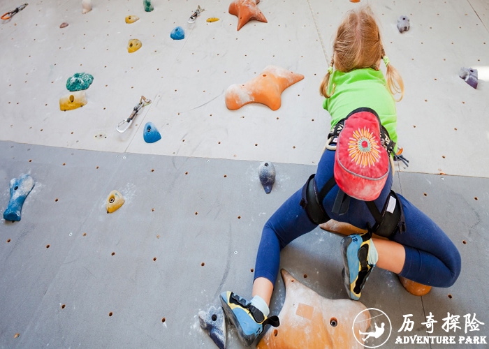 景区游乐园室内外攀爬会馆 攀岩馆 亲子儿童体能拓展训练